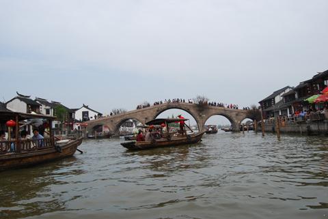 �Ϻ������y�T�S���(zh��n)��ҽǑ������Σ��D5��