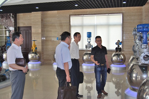 �й��ζ��^(q��)ί�y(t��ng)��(zh��n)�������L(zh��ng)���^(q��)�y(t��ng)��(zh��n)���C(j��)�P(gu��n)�h��֧��ӛ������ͬ־���Ϻ������y�T�Sҕ�칤�����D 1��