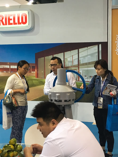 �ҹ�˾��չ 2016 �Ϻ���(gu��)�H������偠t�������|(zh��)��չ���D4��