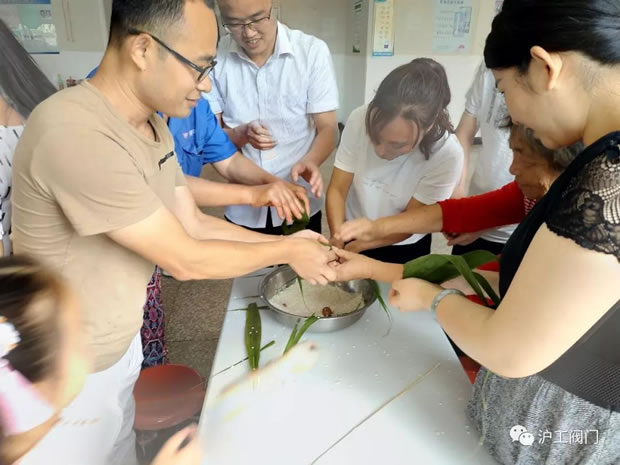 �Ϻ������y�T�S�_չ�����h��������2018���繝(ji��)���}��ӣ��D3��