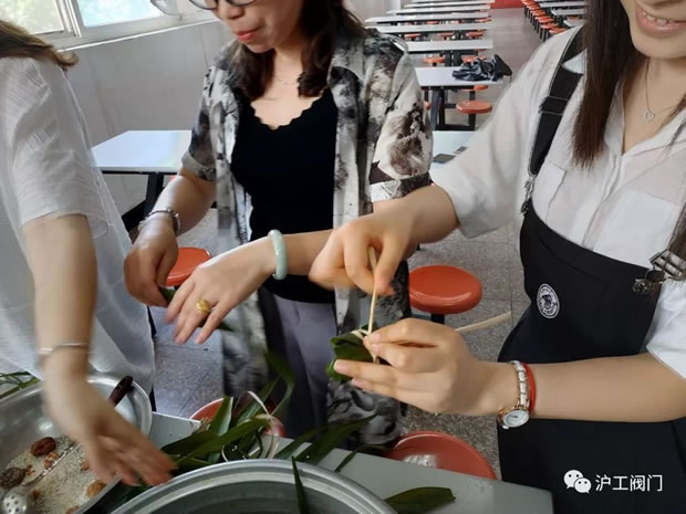 �Ϻ������y�T�S�_չ�����h��������2018���繝(ji��)���}��ӣ��D4��