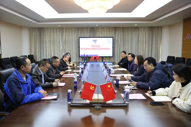 華亭鎮(zhèn)黨委書記葉蓉一行走訪調(diào)研上海滬工閥門廠(圖2)